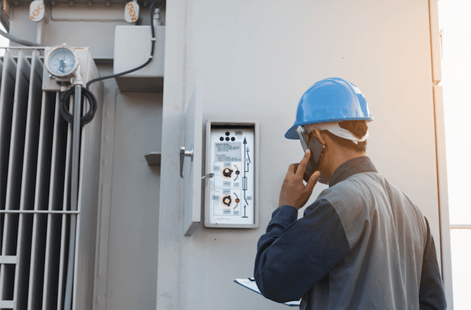 electrician fixing box